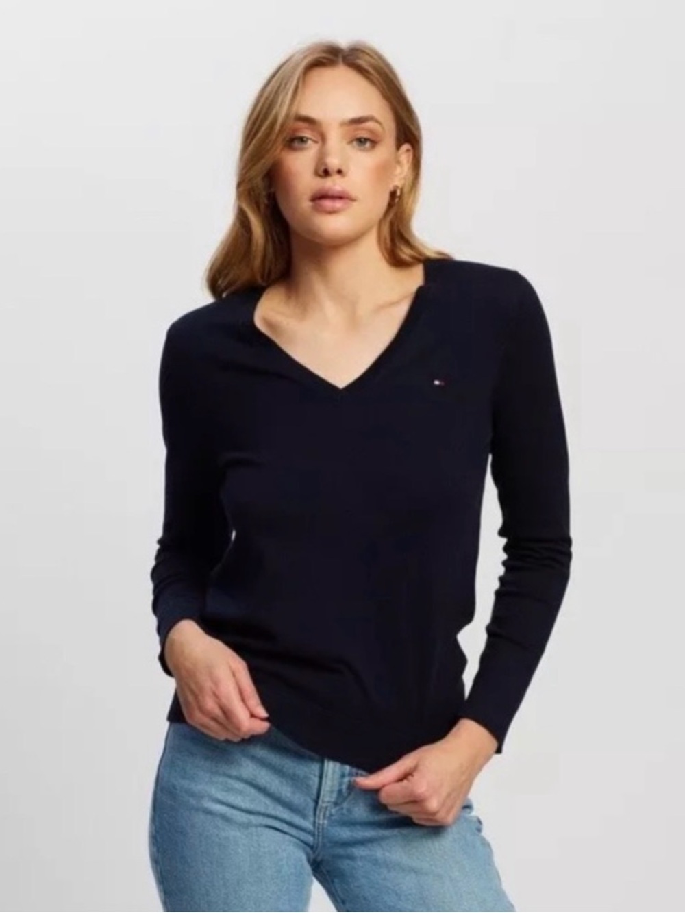 Women’s Tommy Hilfiger V-Neck Sweater Size Medium